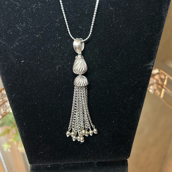 💙Jellyfish Necklace - Picture 2 of 3